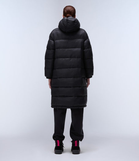 Дамско дълго яке A-BOX LOGO LONG H W BLACK 041 02 Дамско дълго яке A-BOX LOGO LONG H W BLACK 041 NP0A4HZ3041 02